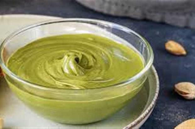 هل صوص البستاشيو مصنوع من الفستق؟.. الحقيقة وراء الوهم الأخضر في الحلوى