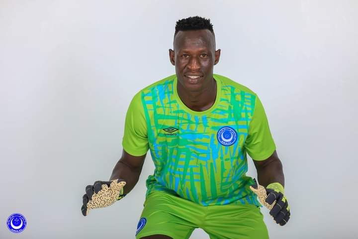 شاهد بالفيديو.. الحارس السوداني أبو عشرين: (تمت تسميتي على لاعب هلالي شهير وأبوي قال لي عقب إحدى المباريات انت زفت وإنعل أبو أهلك)