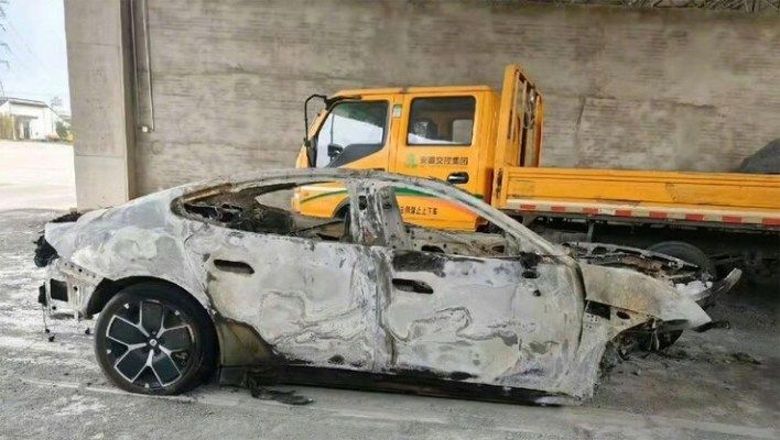 تكنولوجيا: نظام القيادة الذاتية من شاومي يواجه انتقادات حادة بعد حادث مميت لسيارة SU7