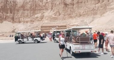 السياحة والآثار: استقبال 175.000 زائر مصرى وأجنبى فى أول وثان أيام العيد