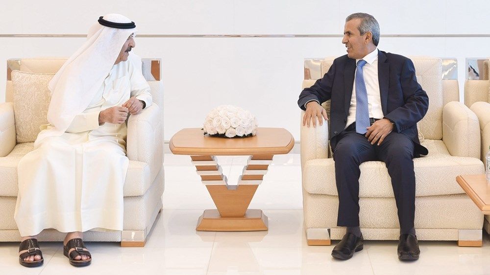 حاكم أم القيوين يتقبل التعازي من الشيوخ والمواطنين والمقيمين في وفاة والدته حصة بنت حميد الشامسي