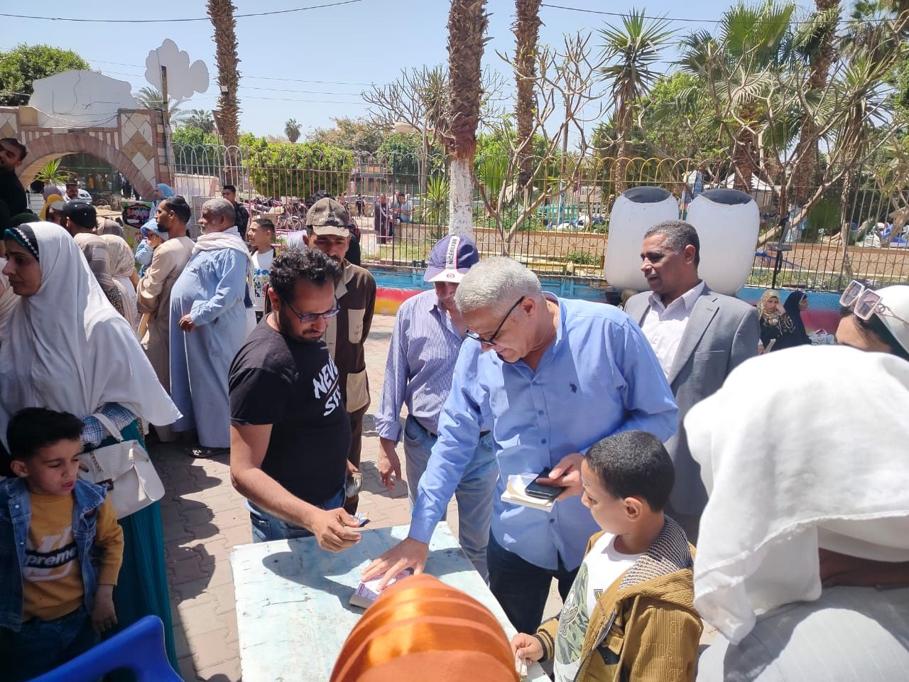 في ثالث أيام العيد.. جولة لرئيس الخدمات البيطرية بحديقة الحيوان ببني سويف