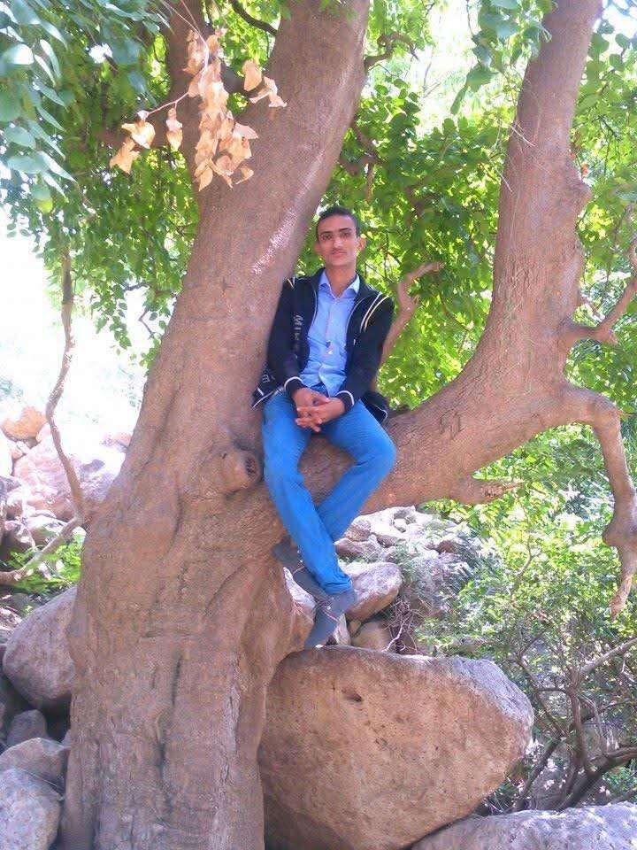 تعرف على اللاعب الذي قتل بالغارة التي استهدفت الحديدة الليلة