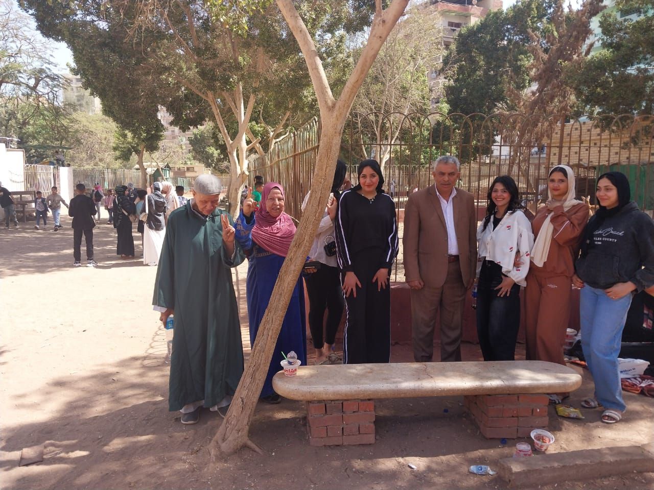 في ثالث أيام العيد.. جولة لرئيس الخدمات البيطرية بحديقة الحيوان ببني سويف