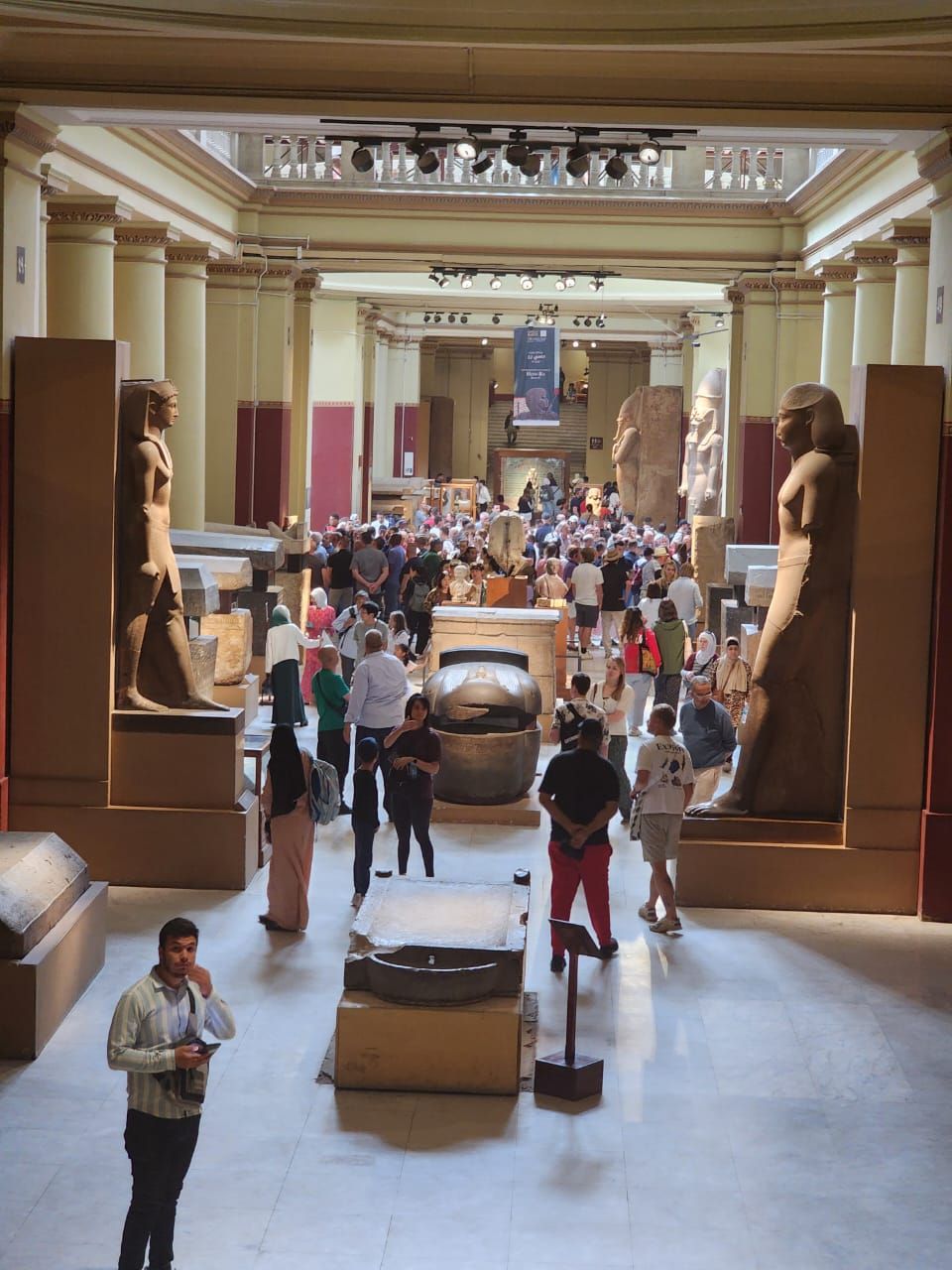 السياحة والآثار: استقبال 175.000 زائر مصرى وأجنبى فى أول وثان أيام العيد