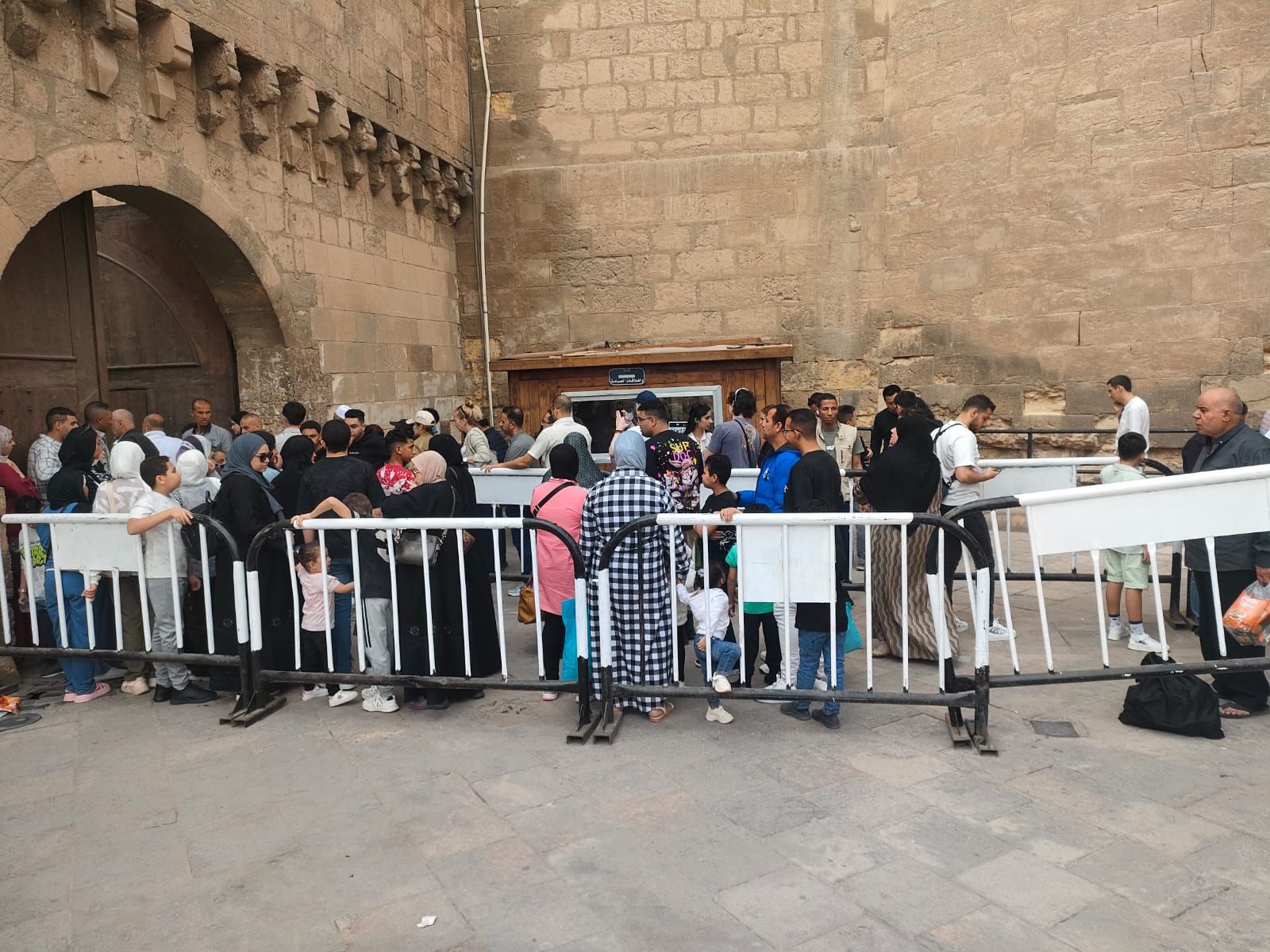 السياحة والآثار: استقبال 175.000 زائر مصرى وأجنبى فى أول وثان أيام العيد