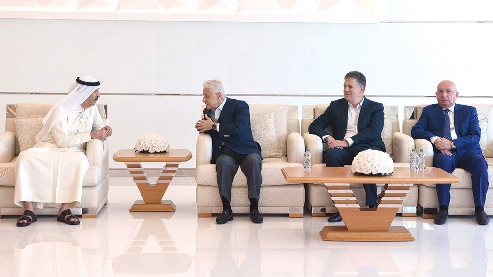 حاكم أم القيوين يتقبل التعازي من الشيوخ والمواطنين والمقيمين في وفاة والدته حصة بنت حميد الشامسي