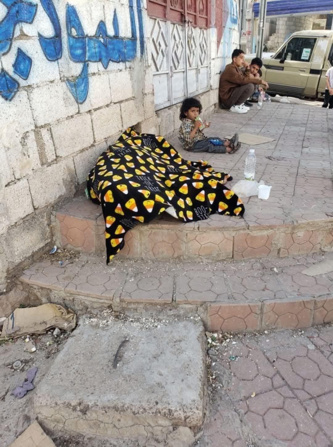 وفاة مواطن اثناء تناوله الزبادي والخبز في إب.. شاهد