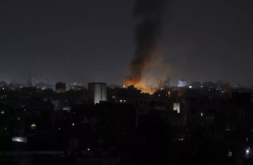 بـ3 محافظات يمنية...غارات أمريكية ليلية تضرب معسكرات حوثية