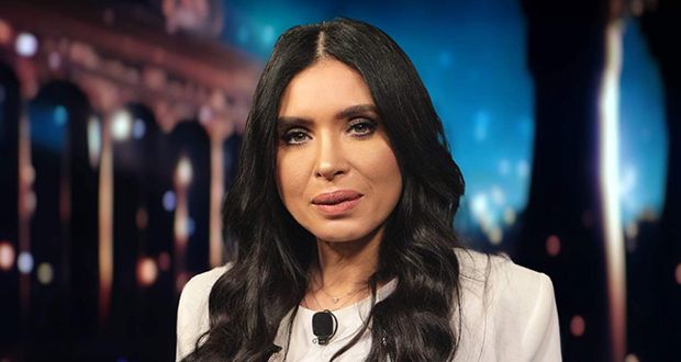 دينا تغادر الحلقة باكية: “مش مكتوب لي يكون لي أم”