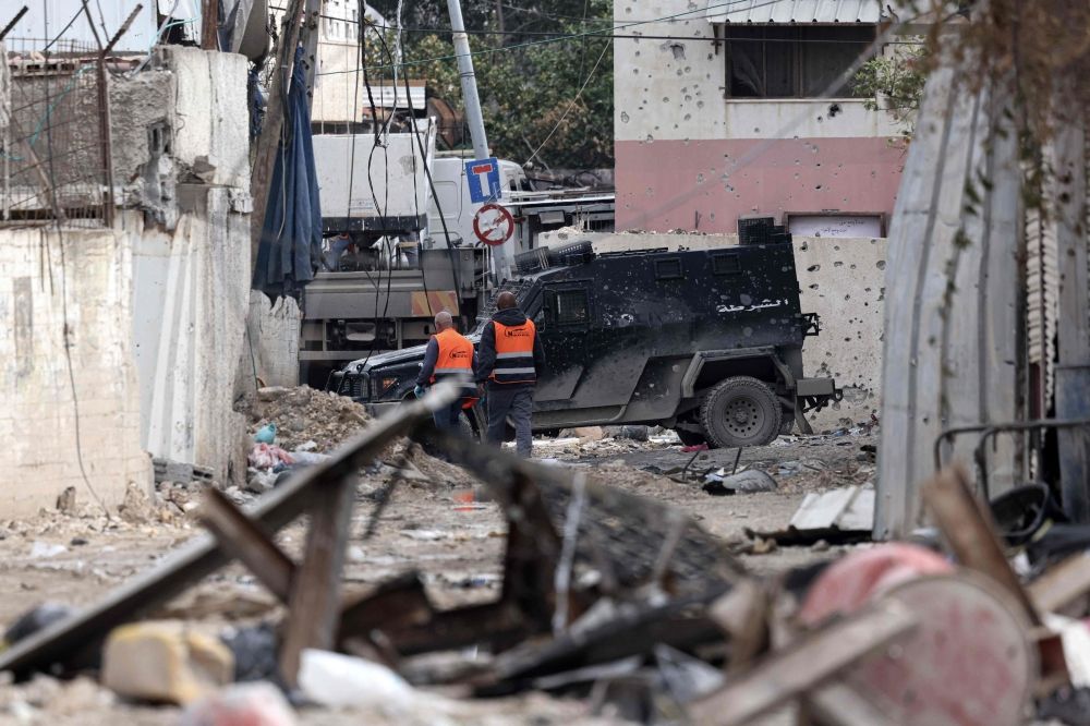 إصابة فلسطيني في القدس المحتلة واستشهاد 30 في قطاع غزة