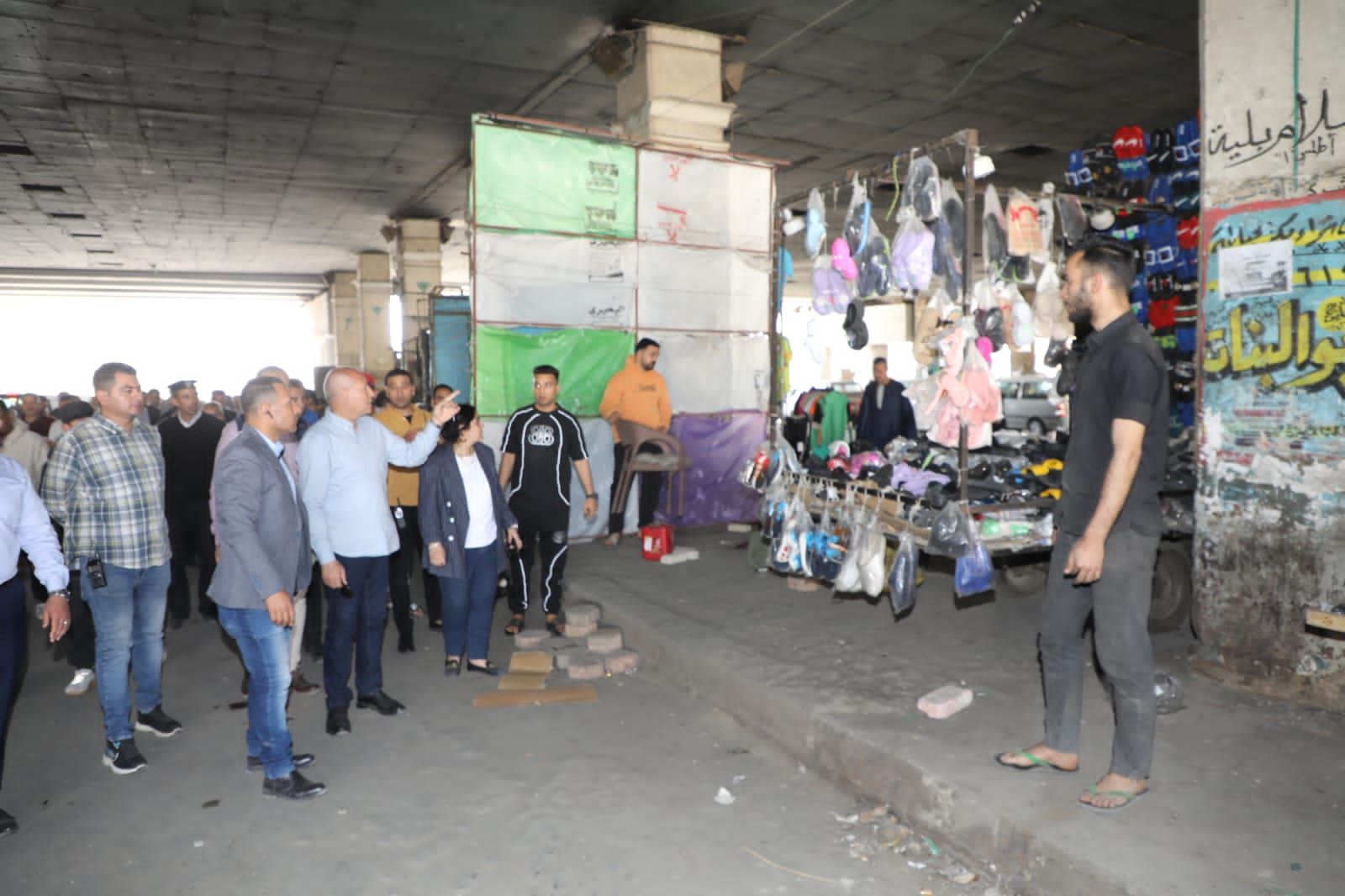 محافظة القاهرة تنقل الباعة الجائلين بمحيط موقف السلام الجديد