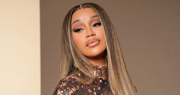 كاردي بي تتهم زوجها السابق بالملاحقة والابتزاز العاطفي