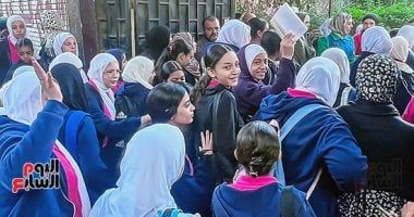 توزيع درجات ومواصفة امتحان الأحياء للثانى الثانوى للترم الثانى 2025