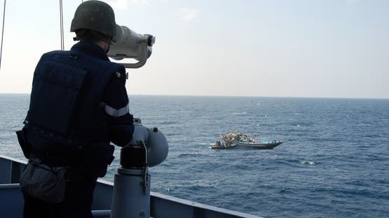 الخليج اليوم .. البحرية المشتركة تصادر شحنة مخدرات بقيمة 8 ملايين دولار في بحر العرب