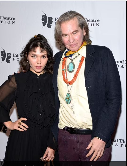 فال كيلمر بطل "باتمان" يتوفى بسبب سرطان الحلق.. تعرف على أعراض المرض