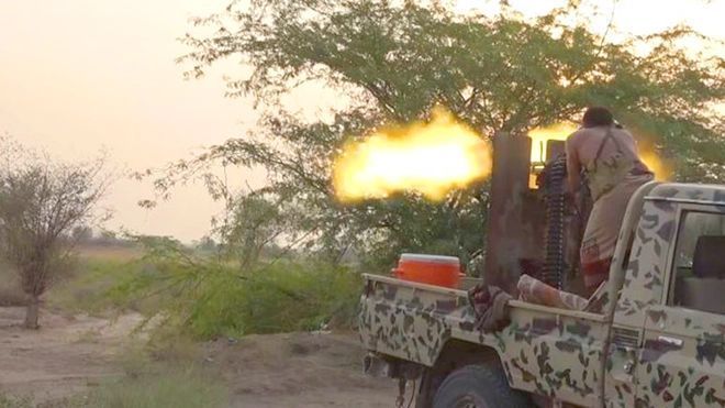 عاجل: انهيار الهدنة في الحديدة.. القوات التابعة لطارق صالح تشتبك مع الحوثيين واندلاع معارك عنيفة، والانفجارات تهز المنطقة "تفاصيل أولية"