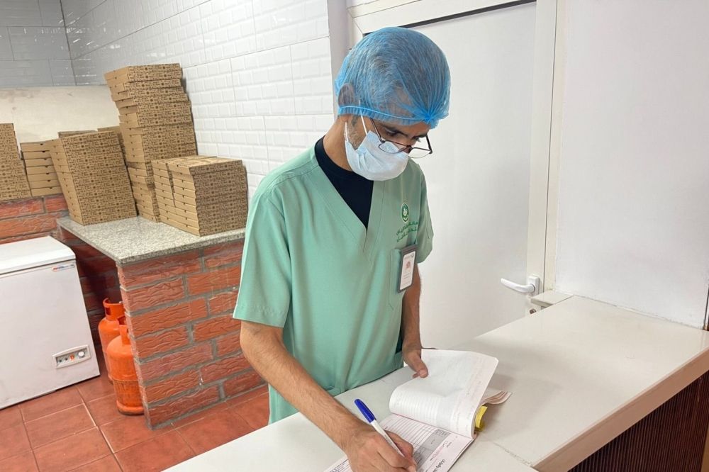 الرياض.. رصد 2958 مخالفة وإغلاق منشآت خلال جولات رقابية