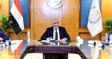 وزير التعليم يوجه بتعميم نظام البوكليت فى امتحانات نهاية العام للشهادة الإعدادية