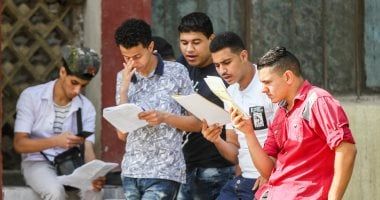 امتحانات الدبلومات الفنية 2025.. حظر دخول التليفون المحمول باللجان