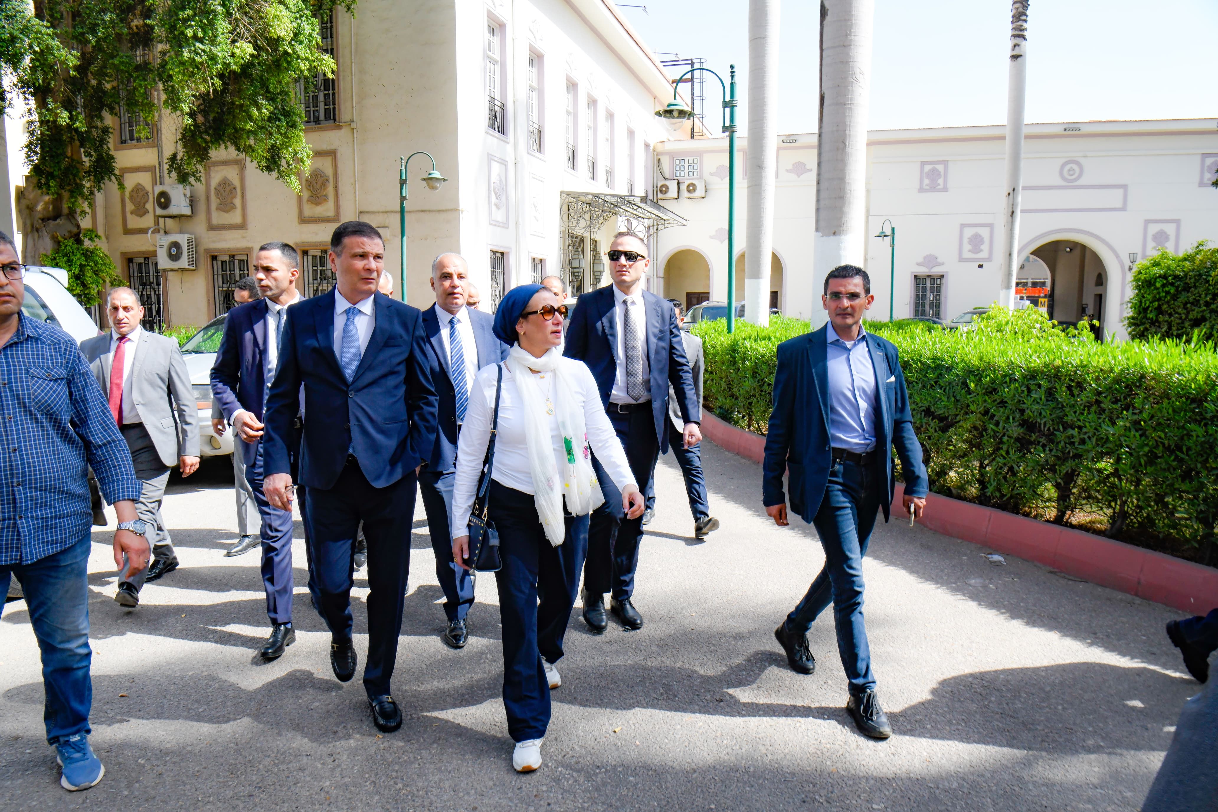 وزيرا البيئة والزراعة والمدير العام المساعد للفاو يتفقدون المتحف الزراعى