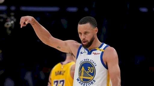 دوري أن بي ايه: كوري يقود ووريرز إلى فوز مهم على ليكرز