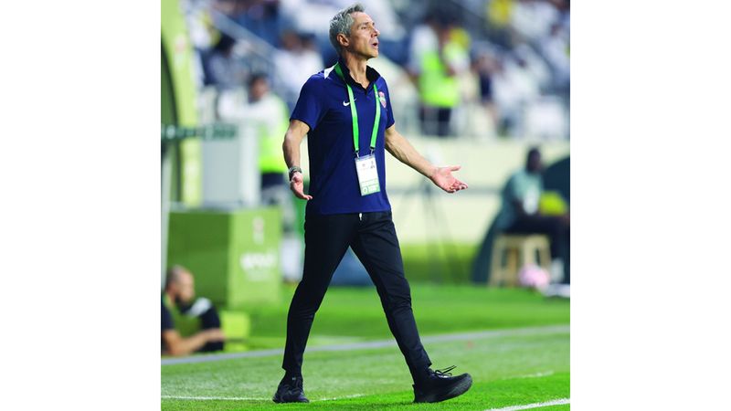 الامارات | باولو سوزا: فخور بما يحققه شباب الأهلي منذ بداية الموسم