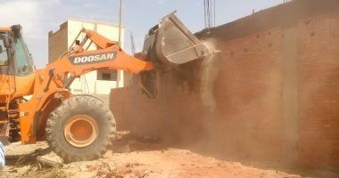 وزير الإسكان: حملات إزالة لمخالفات بناء وتعديات بمدن الشروق وبدر وسوهاج الجديدة