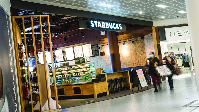 الامارات | دعويان جديدتان على «ستاربكس» من زبونين انسكب عليهما مشروبهما    