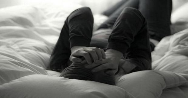 فوائد النوم على الظهر.. 4 فئات ممنوعة و6 طرق للتدريب عليه