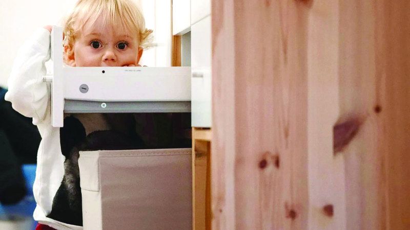 الامارات | في حال الاشتباه بتسمم طفلك لا تعطه الحليب ولا تدفعه للتقيؤ