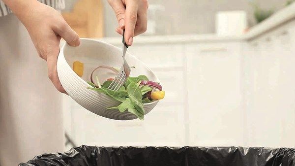 «السلامة الغذائية» تدعو للمشاركة في استبيان لتقييم حملتها لمنع هدر الغذاء