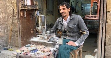 من الدرب الأحمر لدول العالم.. تطعيم الخشب رحلة إبداع لا حدود لها بأنامل مصرية