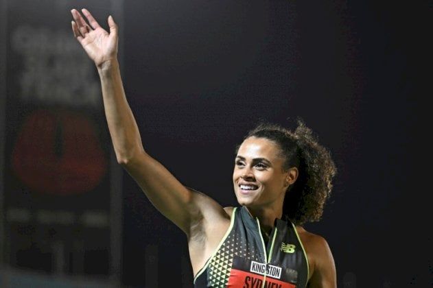 ماكلافلين-ليفرون وتوماس تتألقان في الجولة الافتتاحية من "غراند سلام تراك"