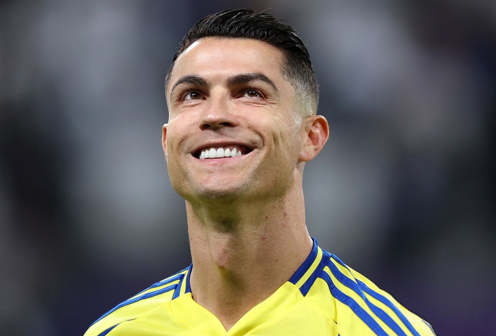 الامارات | رونالدو يحتفل في أرض الهلال على طريقته الخاصة.. ويقترب من الهدف رقم 1000 (فيديو)