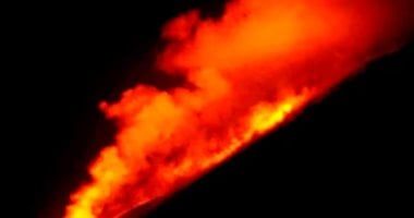 تكنولوجيا: الحمم البركانية تخترق دفاعات جريندافيك مع ثوران شق بركانى فى أيسلندا