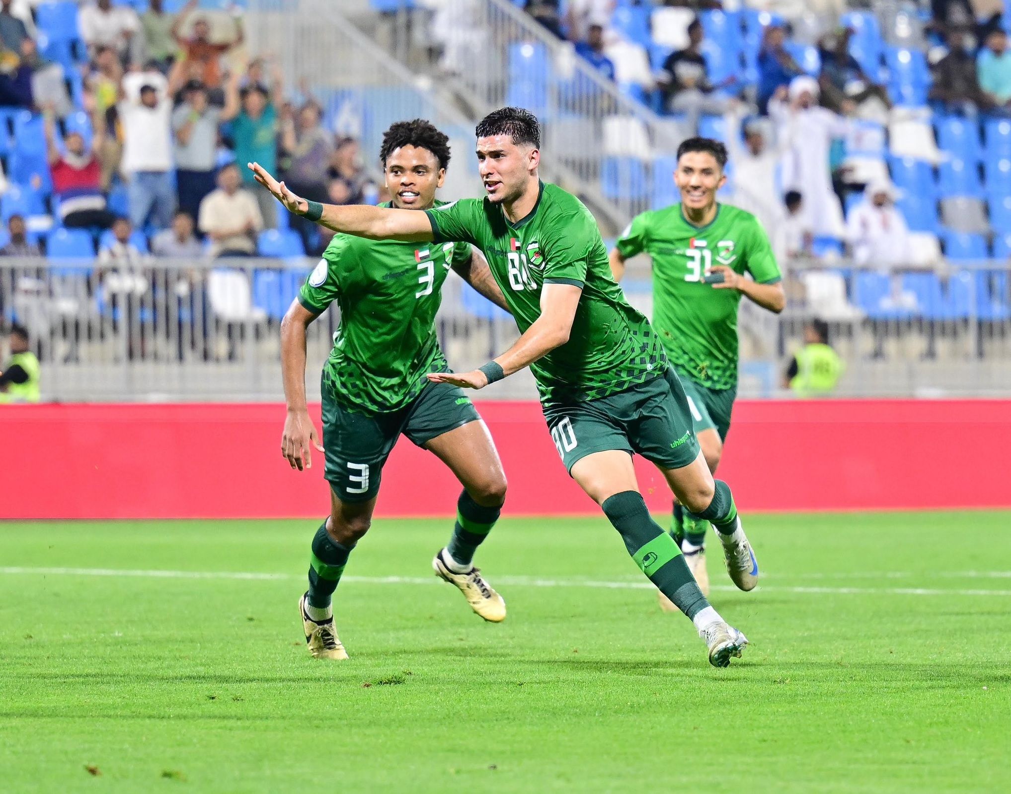 الامارات | العروبة يتمسك بأمل البقاء.. وعُقدة عجمان للبطائح «مستمرة»