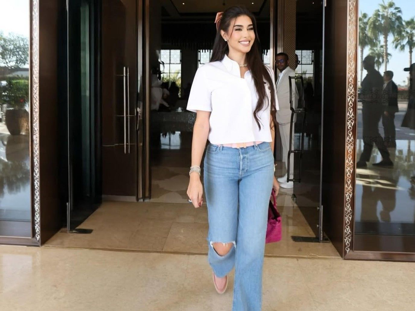 تسريحات شعر مرفوعة تنعشك في ربيع 2025: اعتمديها بأسلوب النجمات