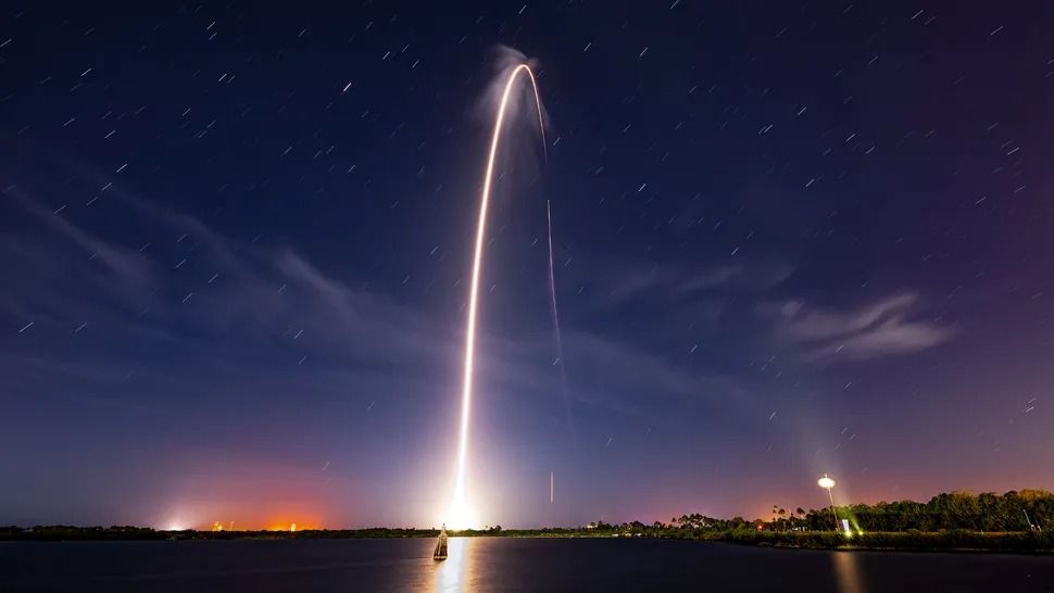 تكنولوجيا: سبيس إكس تطلق 28 قمرًا صناعيًا من ستارلينك إلى المدار.. صور