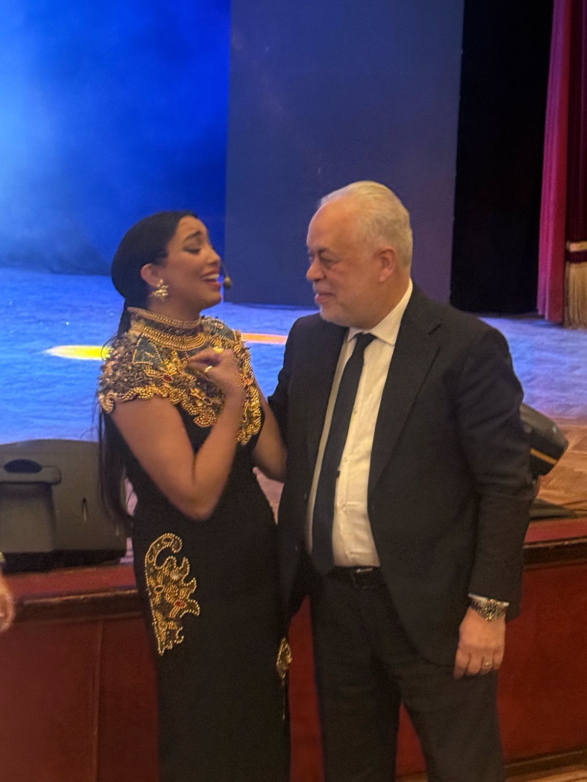 وسط ثورة حب من تلاميذه وزملائه.. مهرجان الفضاءات المسرحية يكرم أشرف زكى