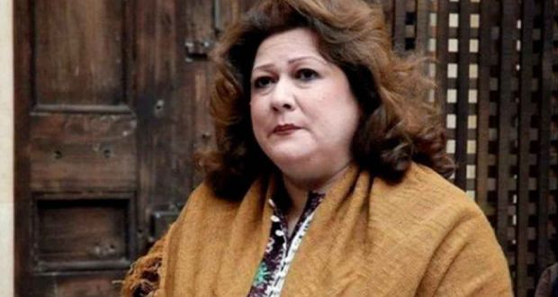 إيمان عبد العزيز في حالة انهيار بعد وفاة ابنها الشاب