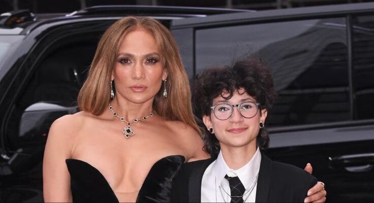 إبنة جينيفر لوبيز تختار إطلالة ذكورية والجمهور يعلق (صور)