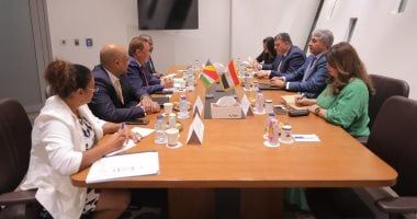 وزير السياحة يبحث مع نظيره بدولة سيشل تعزيز التعاون السياحي بين البلدين