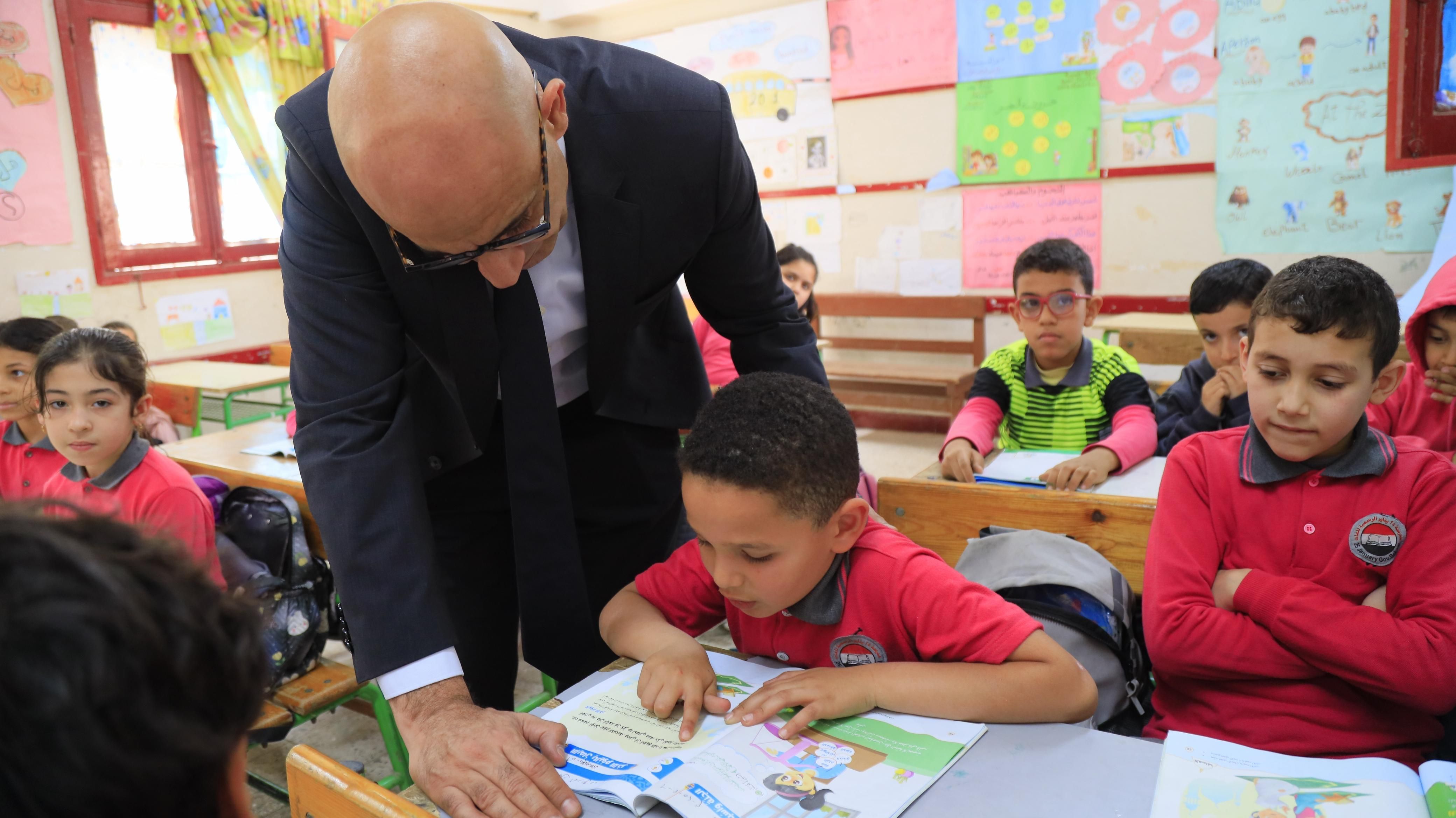 وزير التعليم يتفقد 7 مدارس بـ3 محافظات ويشدد على رصد غياب وحضور الطلاب.. صور