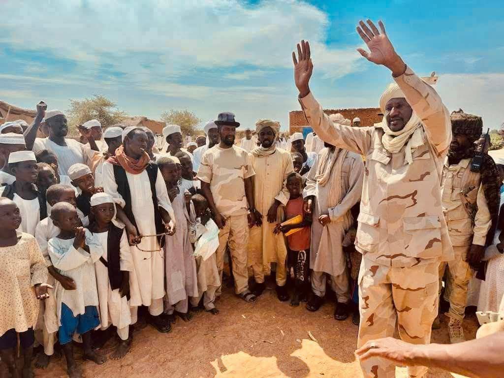 شاهد بالفيديو.. في لقاء مع جنوده.. قائد ثاني الدعم السريع عبد الرحيم دقلو يكذب نفسه دون أن يدري ويثير سخرية المتابعين