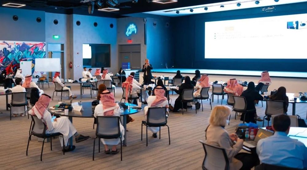 أكاديمية طويق تطلق برنامج "قادة تقنيات المستقبل" لتطوير الموظفين