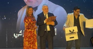 وسط ثورة حب من تلاميذه وزملائه.. مهرجان الفضاءات المسرحية يكرم أشرف زكى