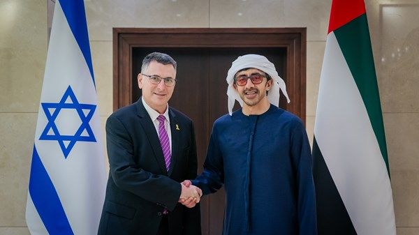 عبدالله بن زايد يستقبل وزير الخارجية الإسرائيلي