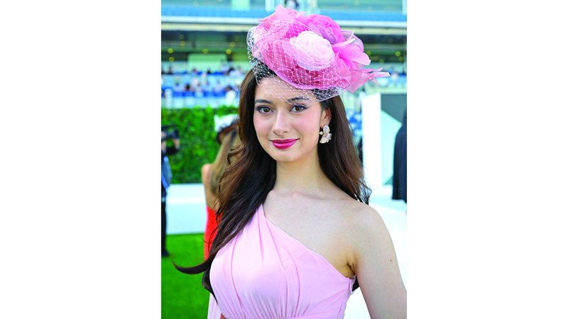 الامارات | ملكة جمال هونغ كونغ تدشن عملها الإعلامي من «ميدان»