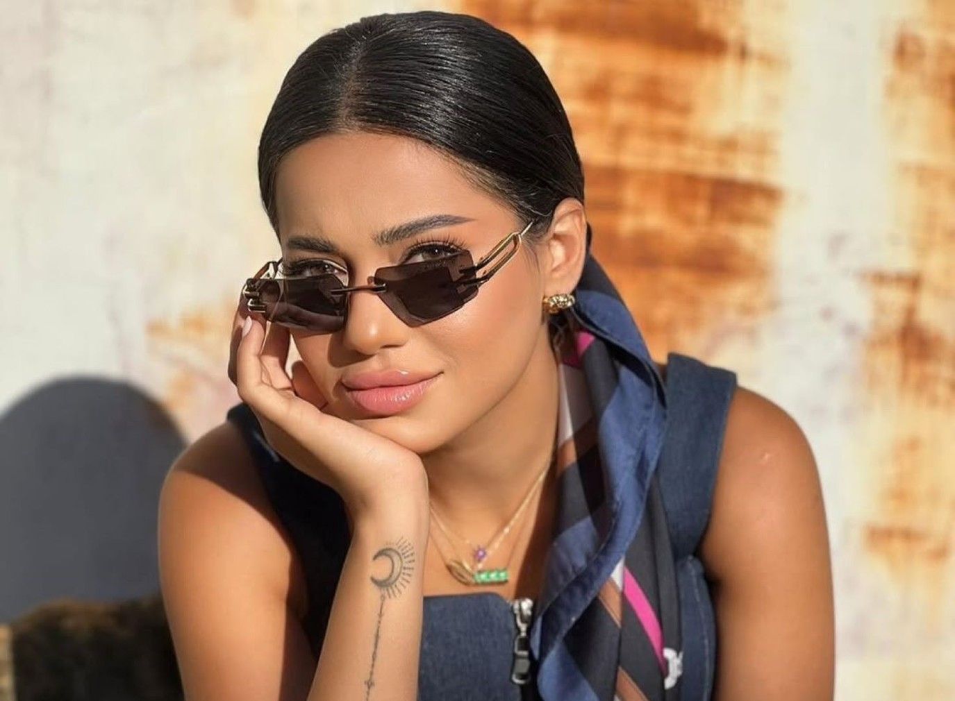 رحمة رياض تدعم زوجها ألكسندرعلوم بعد تعرضه لوعكة صحية